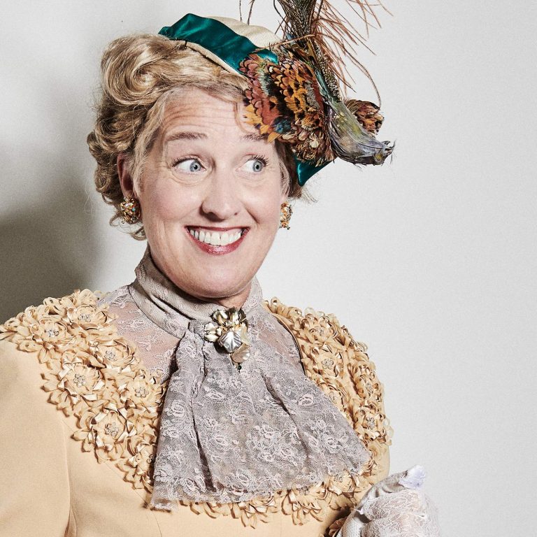 Carol Gallagher as Veta Louise Simmons